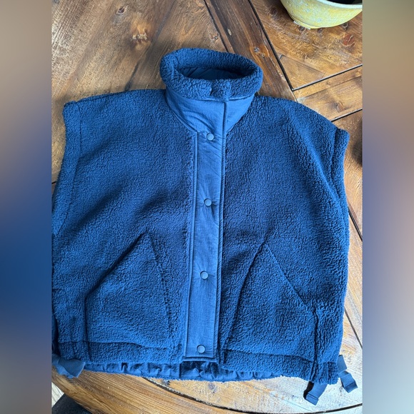 FP Movement Scout It Out Fleece Vest size XS - Picture 7 of 12